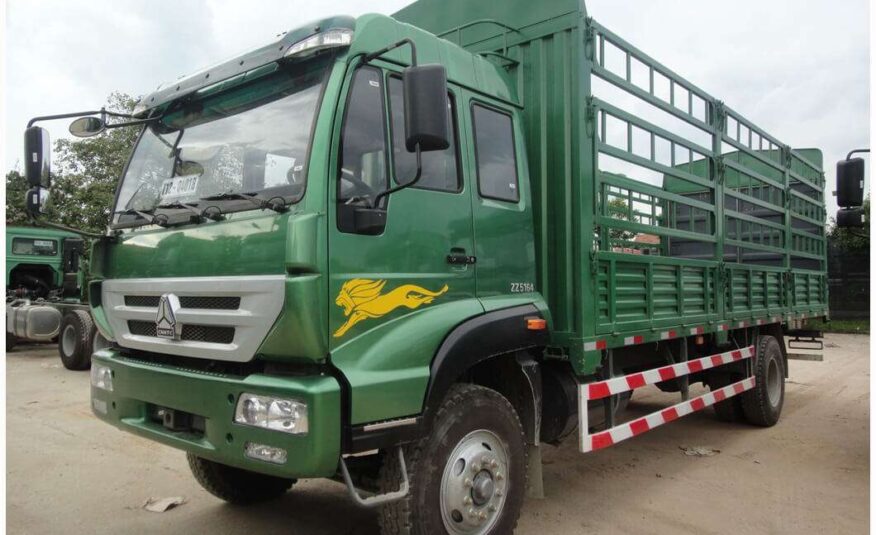 HOWO Stake Cargo Truck