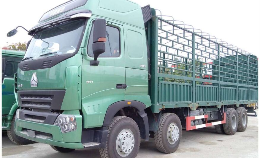 HOWO Stake Cargo Truck